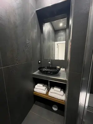 Bagno di AROMA Apartment and b&b, Maschio Angioino