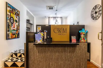 Certificato, attestato, insegna o altro documento esposto da Gram Suites