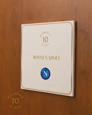 Certificato, attestato, insegna o altro documento esposto da Residence El Diez