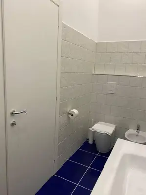 Bagno di Maison Olivia, nuovo appartamento in zona Chiaia