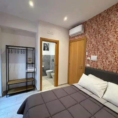 5 Santi Rooms