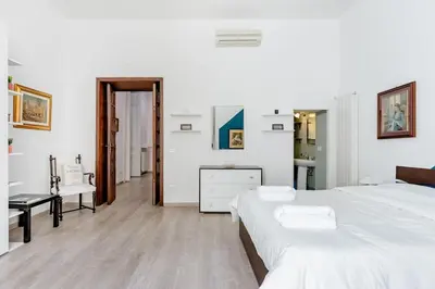 Letto o letti in una camera di Modern 1BR Apt Near National Museum - Sleeps 3