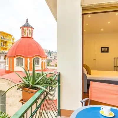 Colonna Classic Style Apartment by Wonderful Italy