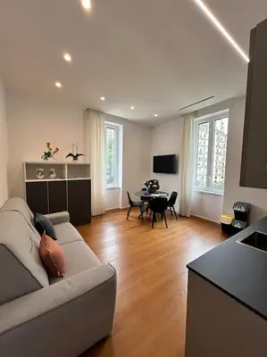 TV o dispositivi per l'intrattenimento presso Loft Metro Mergellina - Posizione strategica per visitare Napoli