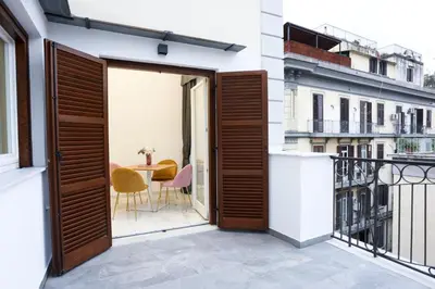 Balcone o terrazza di Hotiday Room Collection - Napoli Sant'Arcangelo