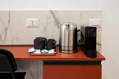 Set per la preparazione di tè e caffè presso Dimora Trecuori