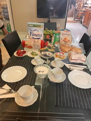 Cibo presso la stanza in casa privata o nelle vicinanze