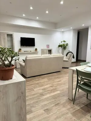TV o dispositivi per l'intrattenimento presso 280 mt dalla metro The Mox Luxury Apartament
