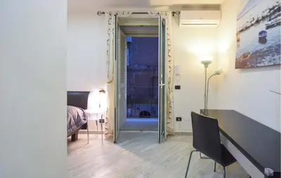 TV o dispositivi per l'intrattenimento presso Stunning Apartment In Napoli With Wifi