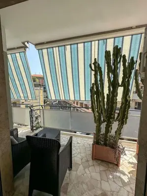 Planimetria di Super Elegante Napoli Centro con posto auto e wifi veloce