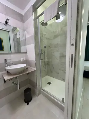 Bagno di Enjoy rooms Naples