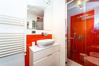Bagno di Spanish Quarter View, Steps from Metro !