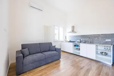 Cucina o angolo cottura di Sunny Panoramic Apartment by Napoliapartments