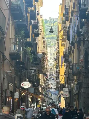 Vista generica su Napoli o vista sulla città dall'interno della casa vacanze