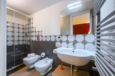 Bagno di DUOMO TERRACE - Luxury Apartment with Private Parking in Naples Historic Center