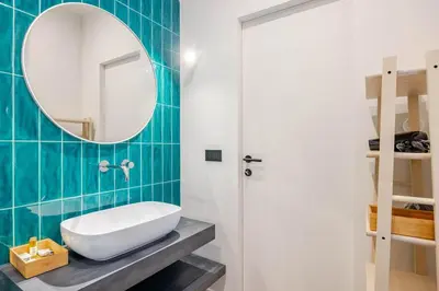 Bagno di Casa Metis a Mergellina