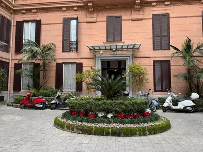 Giardino di Pasitea, Appartamento zona San Pasquale a Napoli