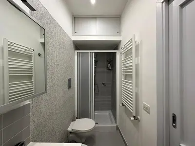 Bagno di Bilocale a Chiaia vicino a Via dei Mille