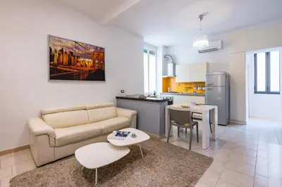 Cucina o angolo cottura di Metro Università Apartment by Wonderful Italy