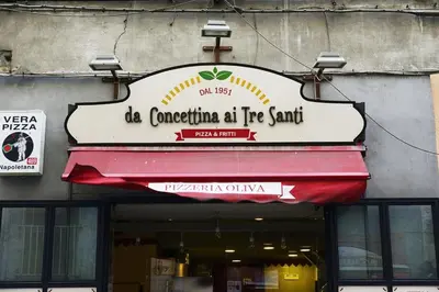 Certificato, attestato, insegna o altro documento esposto da Suite Sanità