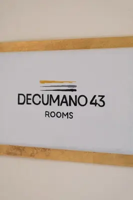 Certificato, attestato, insegna o altro documento esposto da Decumano 43 Rooms