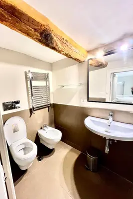 Bagno di Toledo house liberty