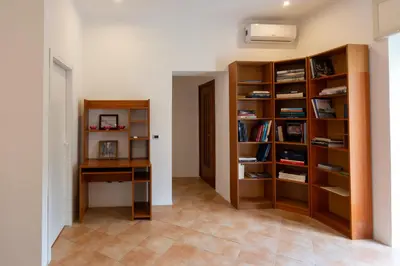 Biblioteca nell'appartamento