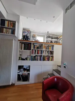 Biblioteca nell'appartamento