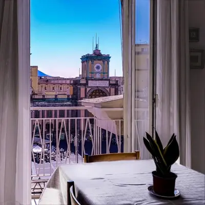 Balcone o terrazza di Marhaus, apartment in Piazza Dante