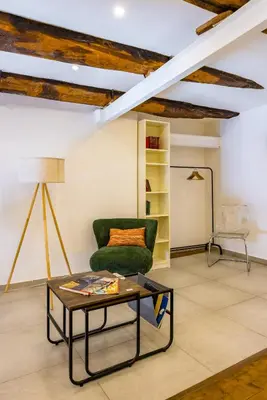 Area soggiorno di Toledo Heights by NapoliApartments