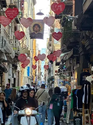 Ospiti di Domus Gazzara -Napoli Centro Storico