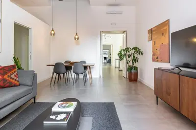 TV o dispositivi per l'intrattenimento presso Design flat next to Via Toledo up to 4 people