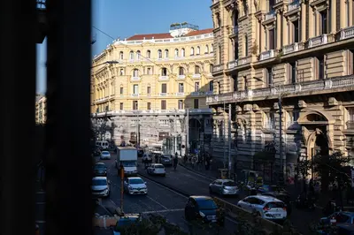 Vista generica su Napoli o vista sulla città dall'interno dell'appartamento