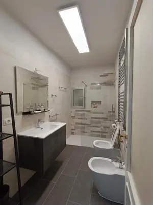 Bagno di Un posto a Napoli