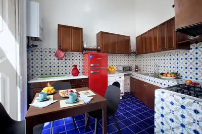 Cucina o angolo cottura di Royal Suite - Luxury Home in the Heart of Naples