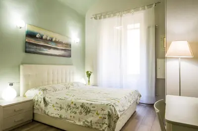 Letto o letti in una camera di Parthenope Suite Rooms Vomero Vanvitelli a 2 min quartieri spagno via Toledo