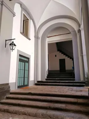 Facciata o entrata di In...Napoli B&B