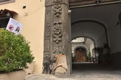 Facciata o entrata di Varriale Apartaments 2,0 free parking for small cars only