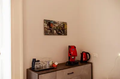 Set per la preparazione di tè e caffè presso Suites Trinità in Toledo street