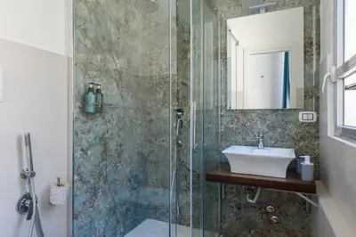 Bagno di Domus Angioina