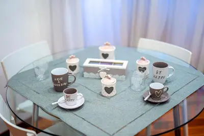 Set per la preparazione di tè e caffè presso Napoli Charming Apartments Vomero 