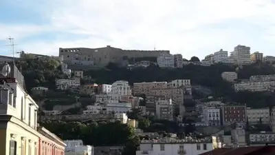 Vista generica su Napoli o vista sulla città dall'interno della casa vacanze