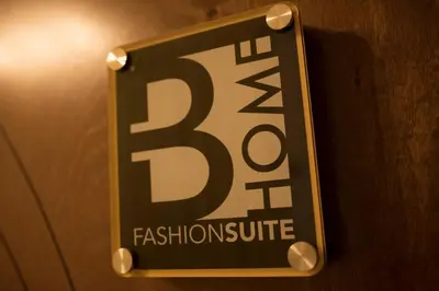 Certificato, attestato, insegna o altro documento esposto da BHome Fashion Suite