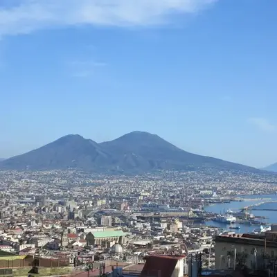 Pretty panoramic apartment - half way Center-Vomero district