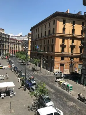 Vista generica su Napoli o vista sulla città dall'interno del bed & breakfast