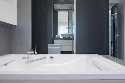 Bagno di Crystal skyline neapolis