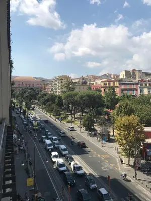 Vista generica su Napoli o vista sulla città dall'interno del bed & breakfast