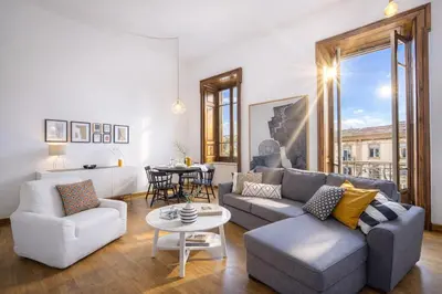Area soggiorno di Casa Frangiò Modern Apartment Historical Centre - Authentic Neapolitan Apartment for Families and Friends