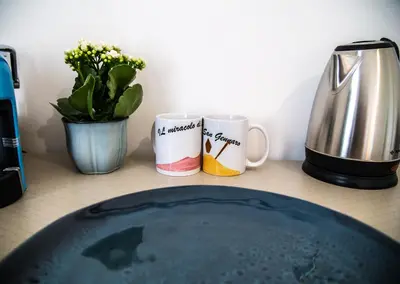 Set per la preparazione di tè e caffè presso Il Miracolo di San Gennaro