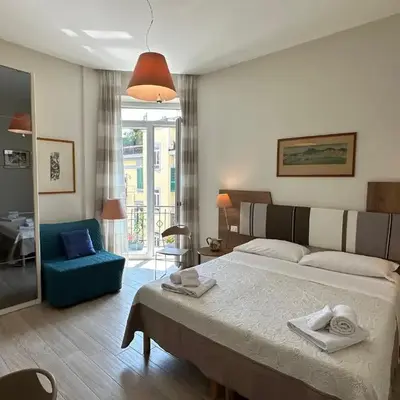 Domus Luca - Central Rooms in the Heart of Naples